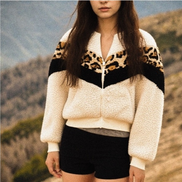 Express leopard sherpa full zip cropped jacket ❤️ - Picture 1 of 8